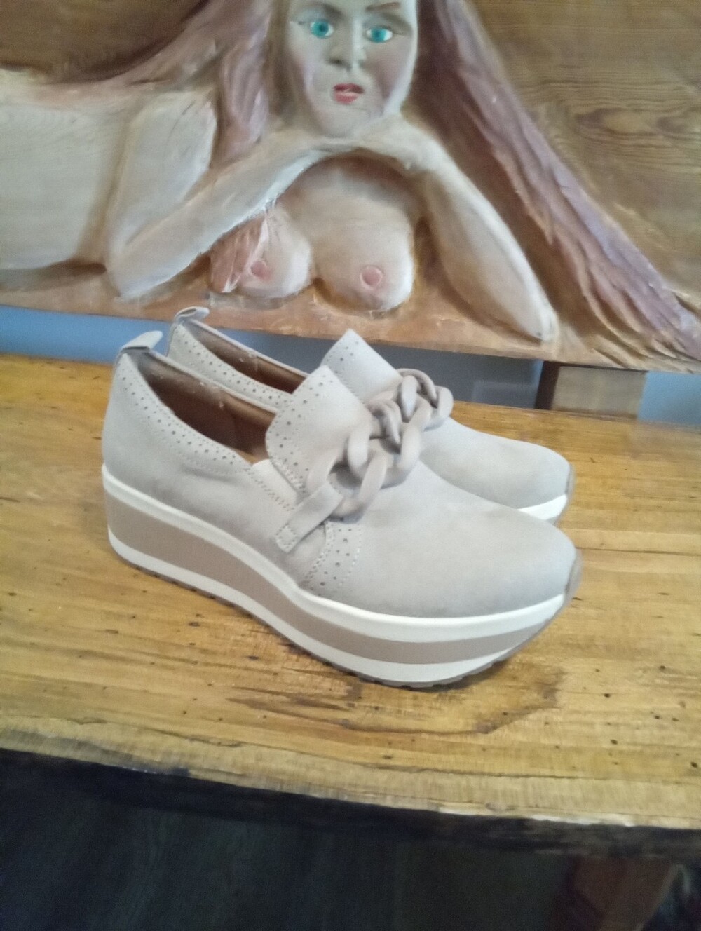 Mad Love Maryanne Sz 8 Platform Slip-On Shoes with Chain Accent Taupe Loafers